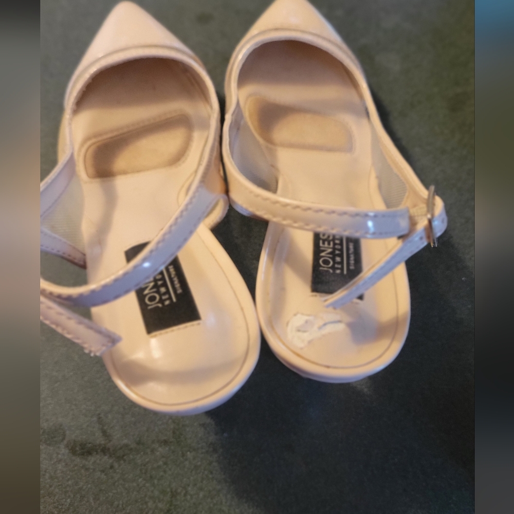 Heels - Picture 3 of 4
